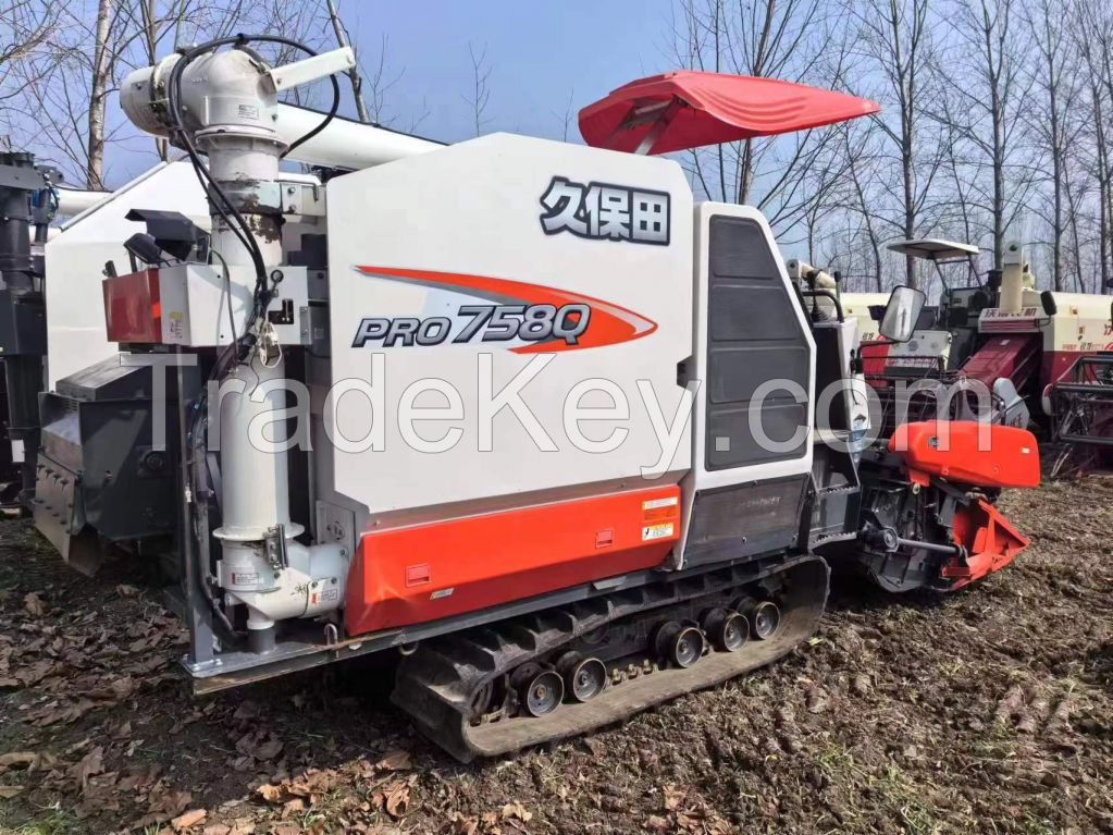 China's second-hand Kubota 758 tracked grain combine harvester