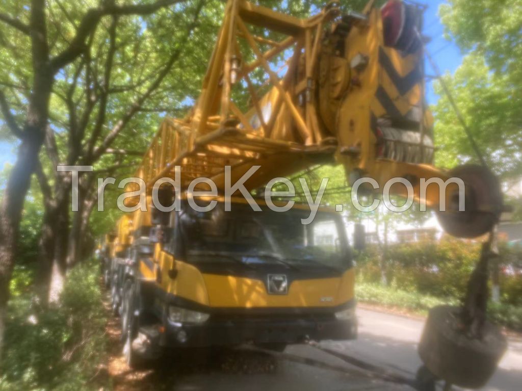 XCMG 100 ton truck crane