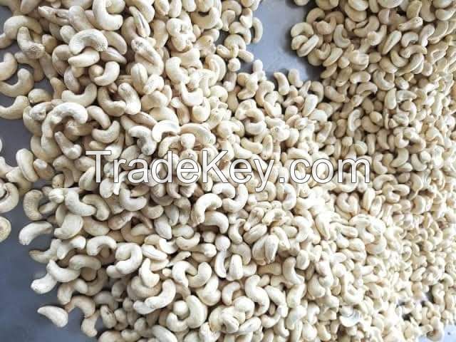 Split Cashew Kernels    Ideal for Industrial Use