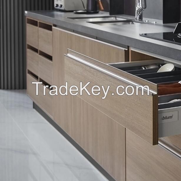 Custom Modern High Gloss Slim Tall Uni Design Upper Corner Narrow White Shaker Carved Solid Dark Wood Rta Lacquer Modular/MDF/PVC/Melamine Kitchen Cabinet