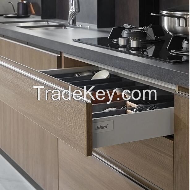 Custom Modern High Gloss Slim Tall Uni Design Upper Corner Narrow White Shaker Carved Solid Dark Wood Rta Lacquer Modular/MDF/PVC/Melamine Kitchen Cabinet