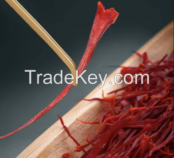 Fine, Pure and Organic Saffron with Premium Grade