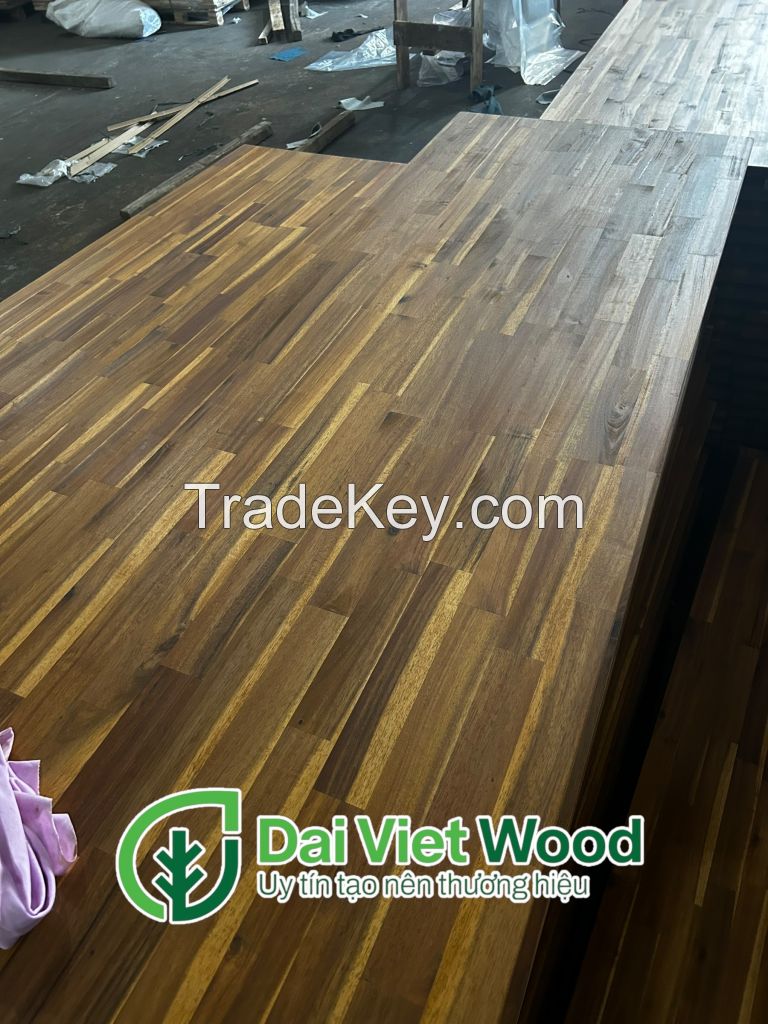 Oil-washed acacia wood panel used for interiors