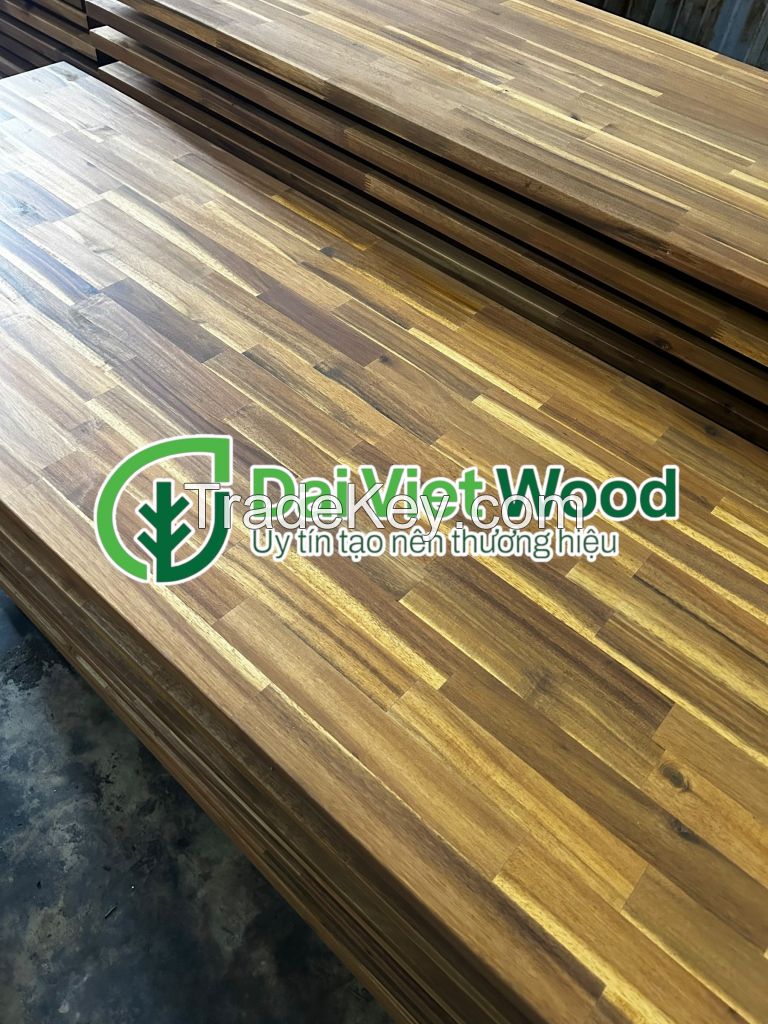 Oil-washed acacia wood panel used for interiors