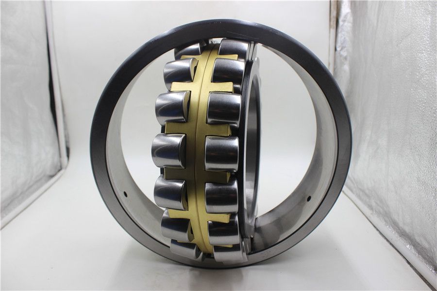 Factory Outlet High-Quality SKF/INA/FAG Self-aligning Roller Bearing 22205C CK C/W33 CK/W33 Size 25*52*18mm 