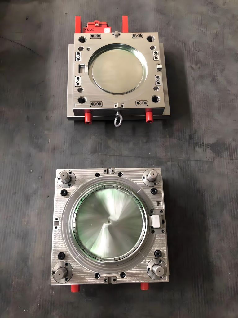 High qulaityof  oil Bucket  injection mould