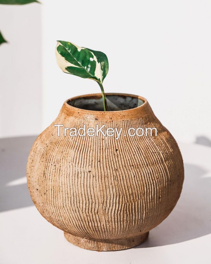 Kayu Vase