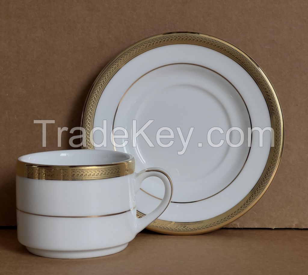 Porcelain Mugs /  Dinnner plate / Cups