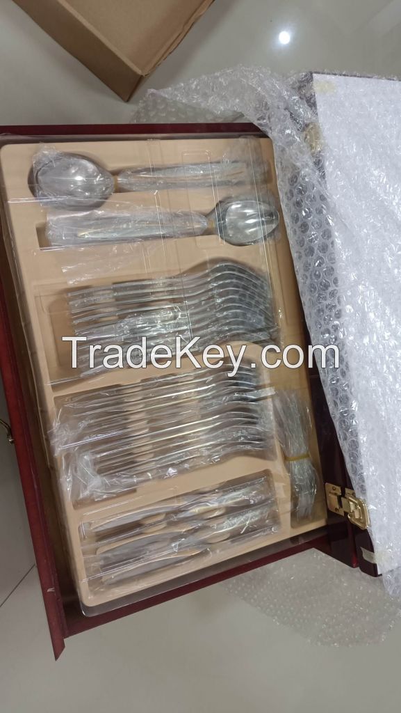 152 sets cutlery  stainless steel wooden/aluminum  box package