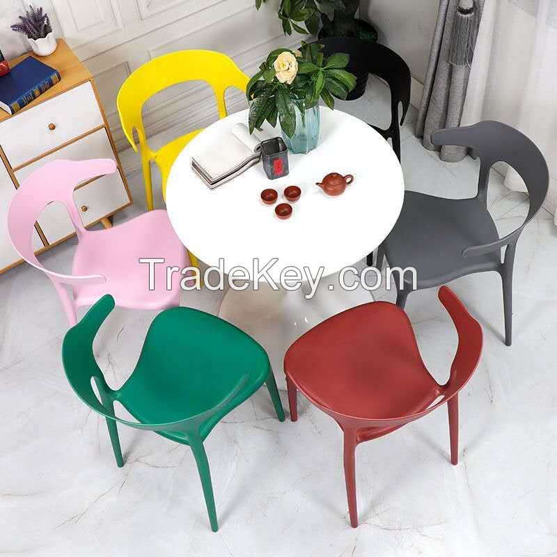 Fashion Design Outdoor Furniture Comfortable PP Plastic Colorful Dining Room Furniture Chairs