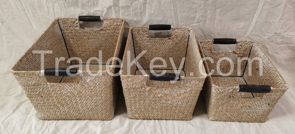 Seagrass storage rectange baskets with handel in white