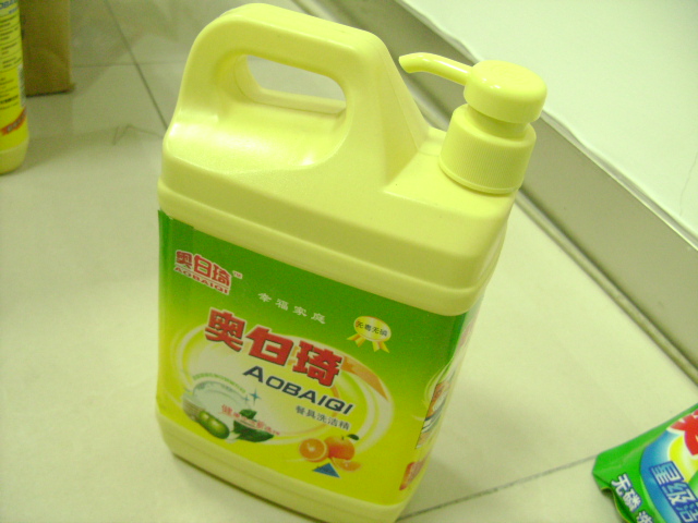 liquid dishwashing detergent