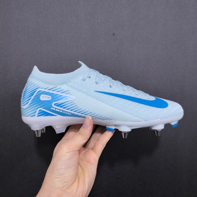 Wholesale Soccer Shoes Customize Logo Multicolor Comfortable Casual Fashion Breathable Football Shoes buyers of shoes shoes buyers g5 sneaker j3 shoes