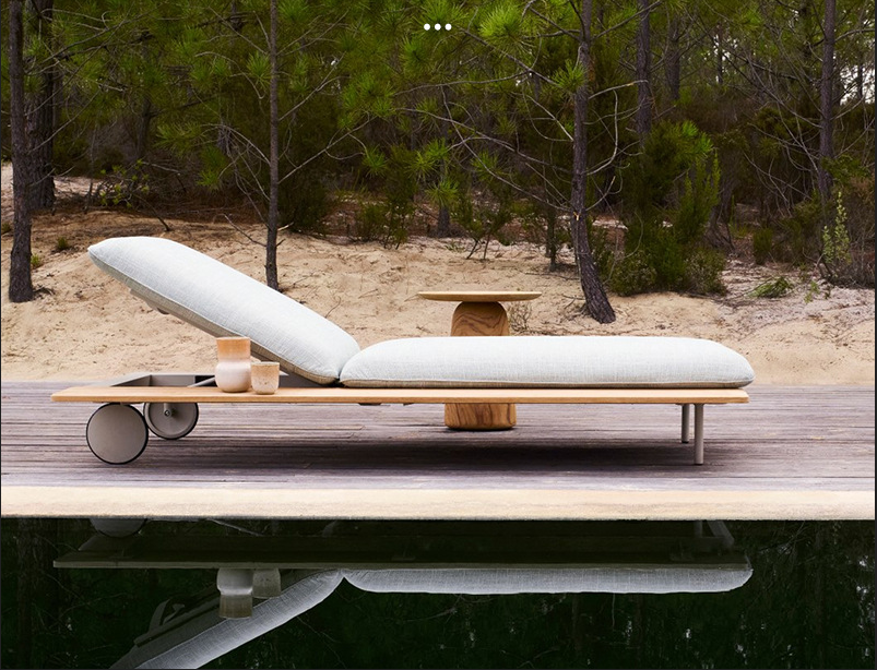 Modern Outdoor Chaise Lounge Wide Sturdy Daybed Seamless Teak Frame Poolside Leisure Garden Patio Chaise Lounge
