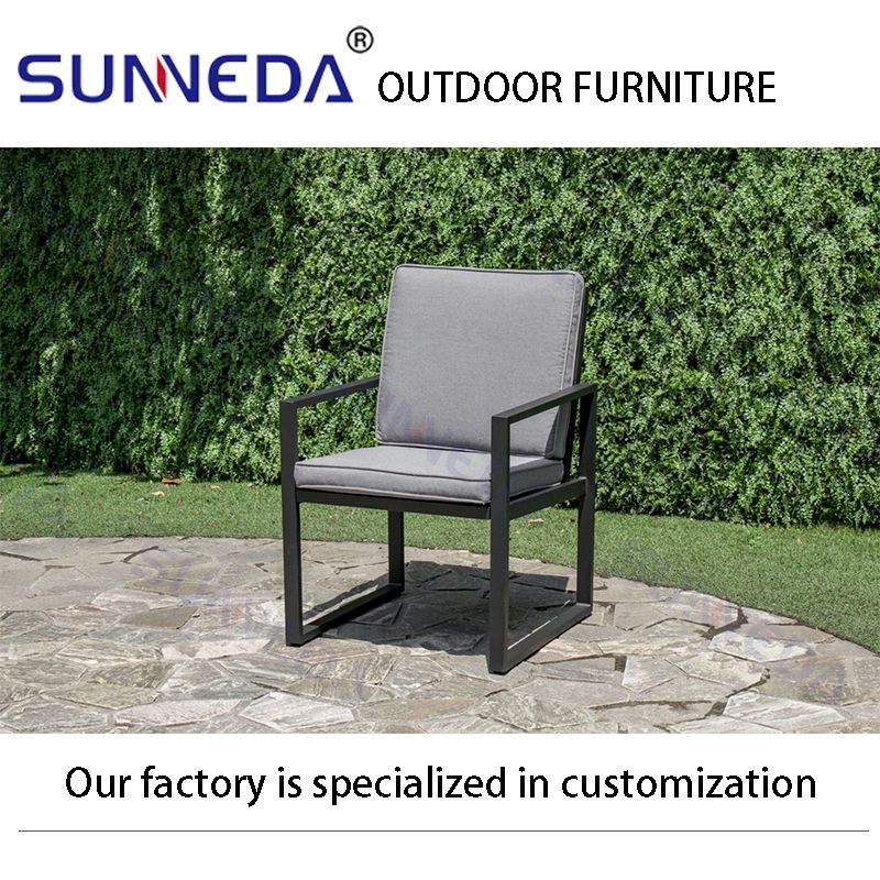 Home Courtyard Patio Metal Garden Table and Chairs Customized Luxury Aluminium Outdoor Dining Furniture Table Chair