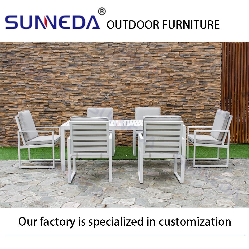 Home Courtyard Patio Metal Garden Table and Chairs Customized Luxury Aluminium Outdoor Dining Furniture Table Chair