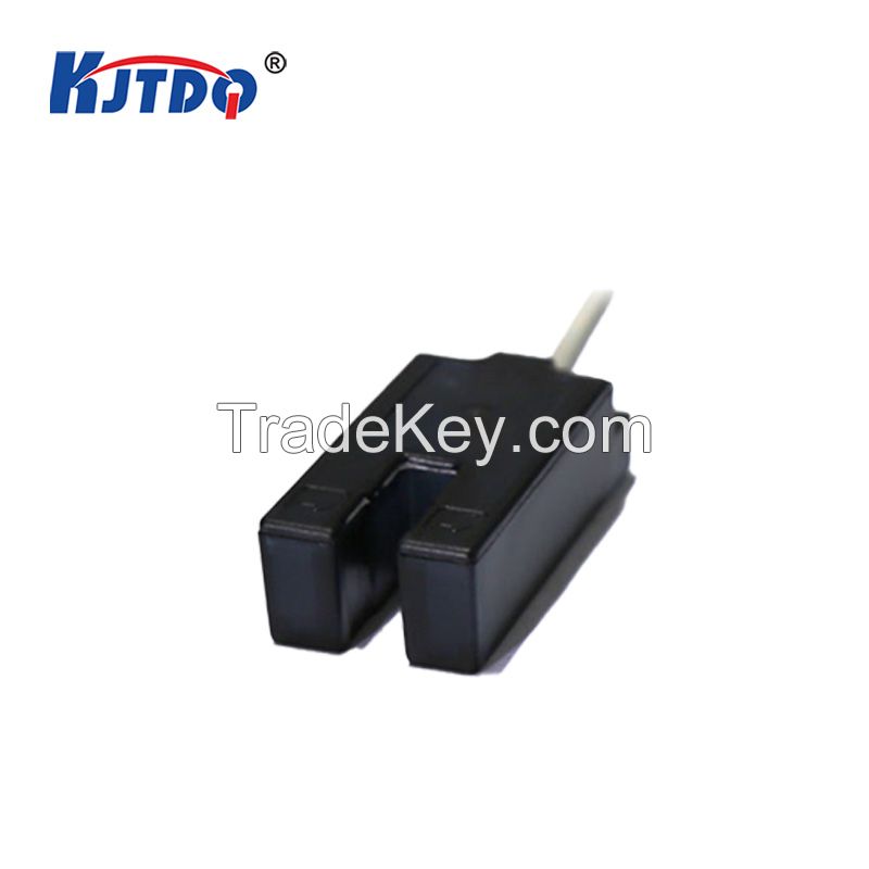 Slot-type photoelectric switch