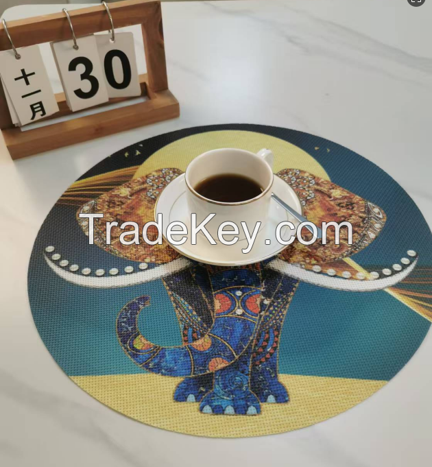 Elegant  patterns 38cm round plastic waterproof  heat resistance placemats for hotel home dining table mat