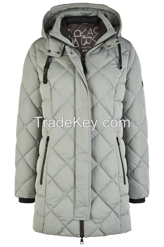 woman elegant puffer padding jackets