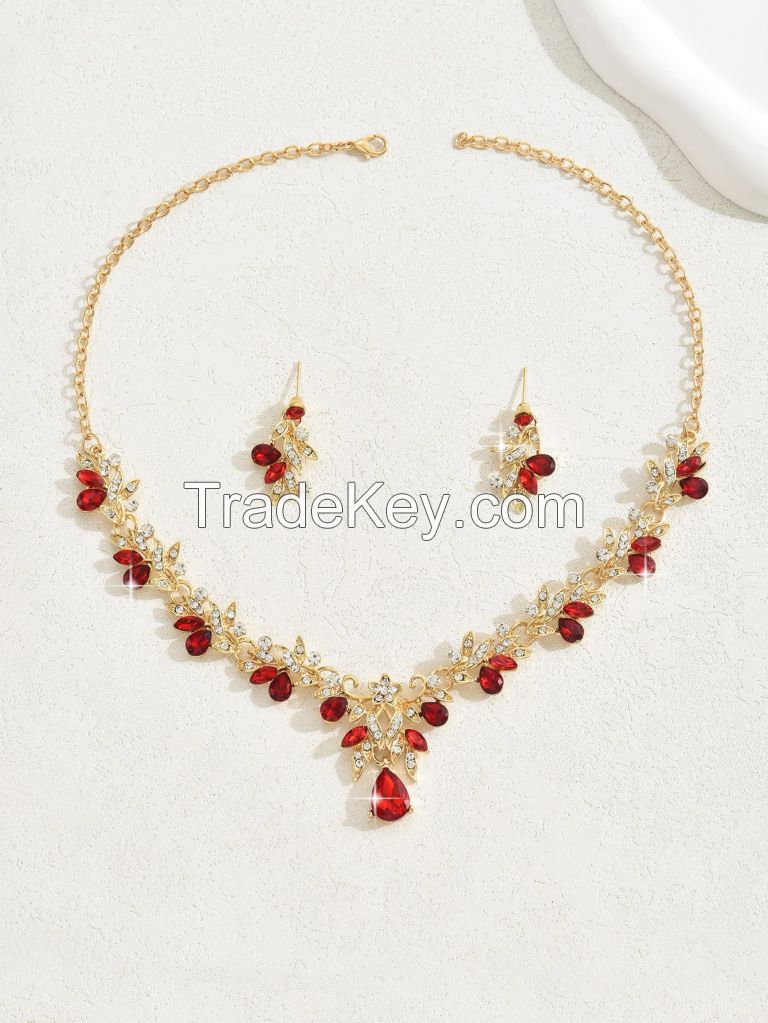 Gemstone alloy necklace