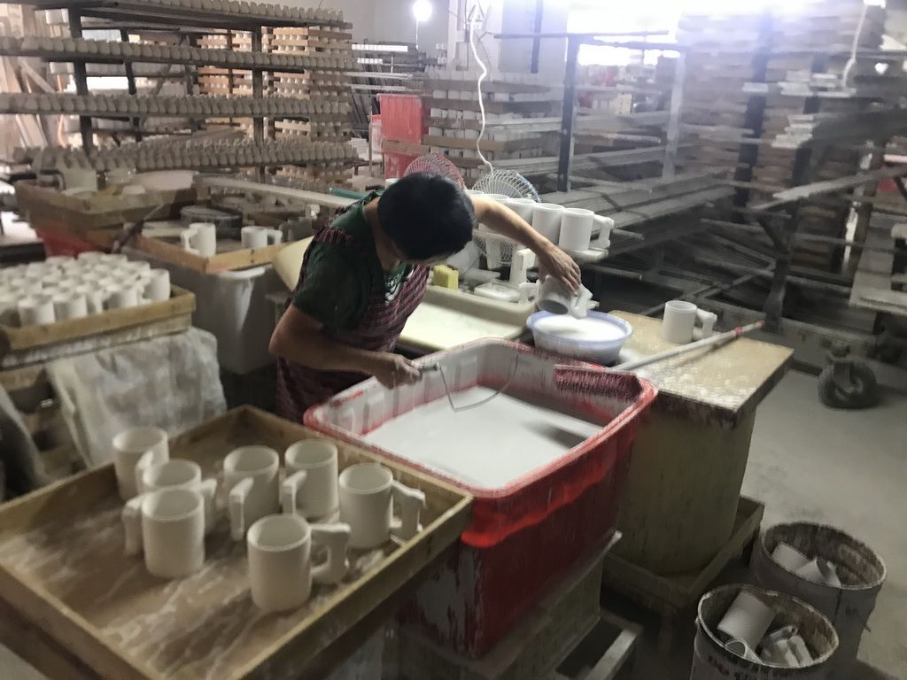 Ceramic tableware inspection (plates, bowls, mugs) test third-party QC inspector final random Quality Control Service in China
