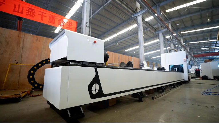 3000w Steel Fiber Laser Cutting Machine Steel Pipe Tube Metal Laser Cutting Machine