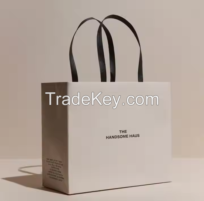Manufacturer Custom Personalized Printed Gold Foil Logo Luxury Black Gift Bags Shopping Cardboard Paper Bags