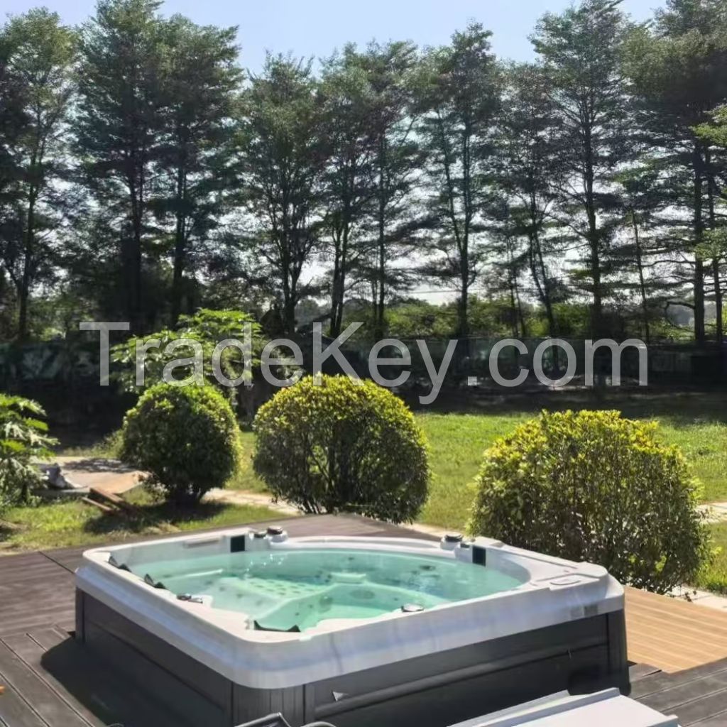 Luxury Jacuzzi Hot Tub for 7 Persons