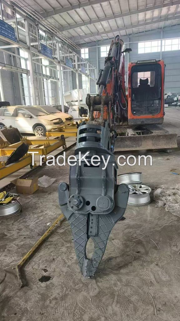 The Xinpai vehicle dismantling shear is sturdy and durable.
