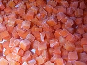 IQF frozen carrot dices