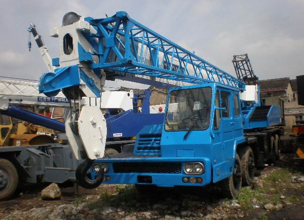 TADANO 30 ton crane