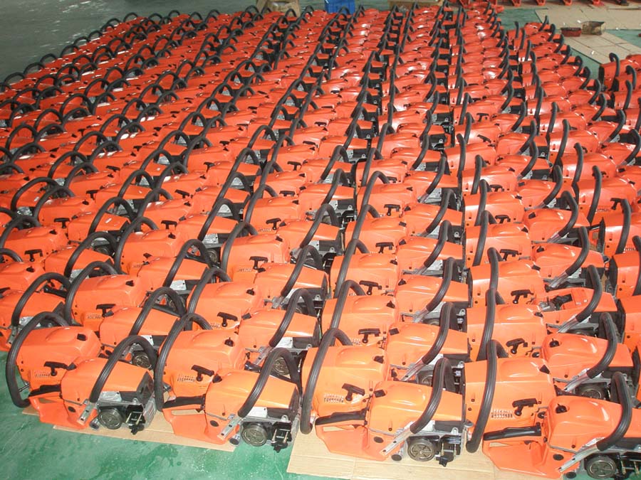 gasoline chain saw