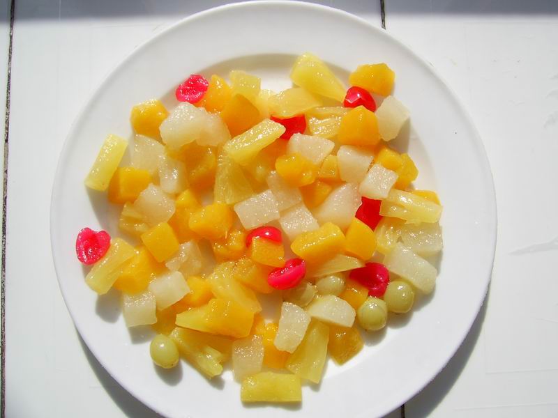 Canned fruit cocktail