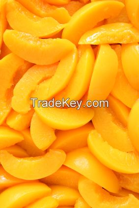 Canned peach sliced in 4100 g tin in light syrup