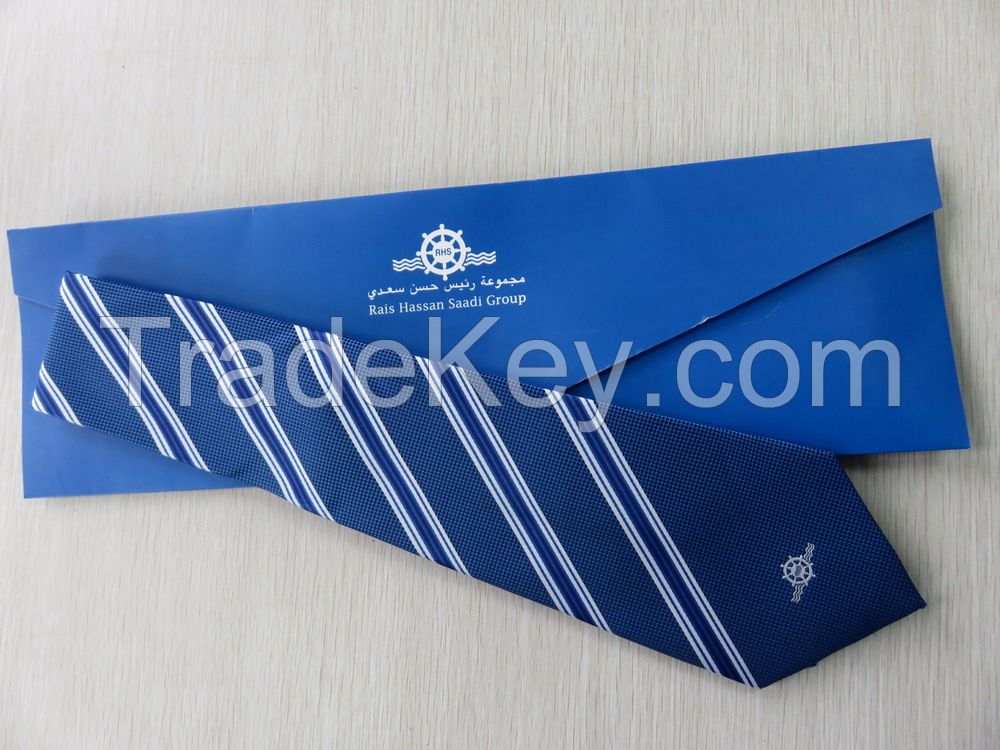 Silk necktie