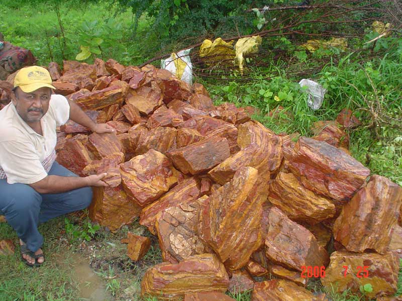 Rough Semi precious Stones: