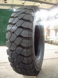 2700R49 3600R51 4000R57 OTR Tire