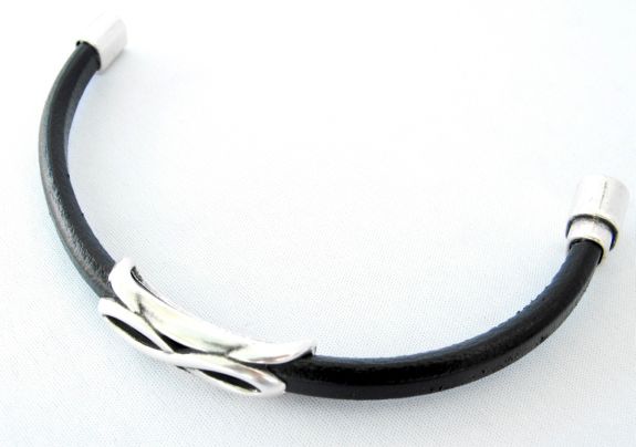 INFINITY Black Leather Bracelet with Magnetic Clasp - Chrome