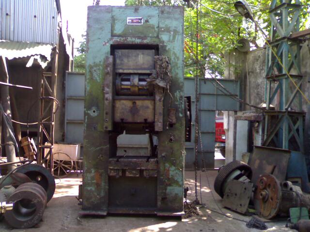 1000 tons capacity Knuckle Joint Press