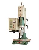 Ultrasonic welding machine