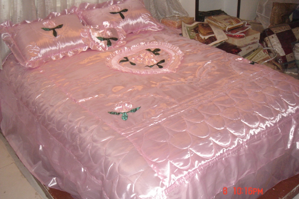 4pcs Satin Bedspread Set