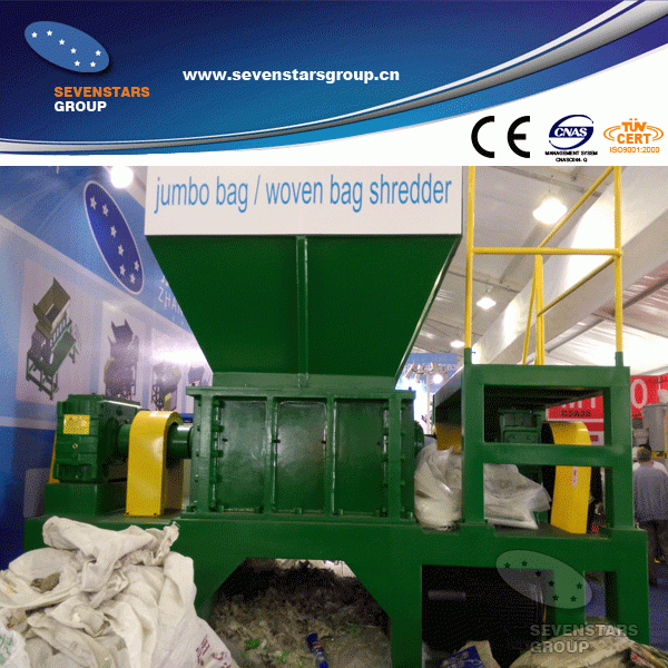 Double shaft shredder for jumbo bags and film