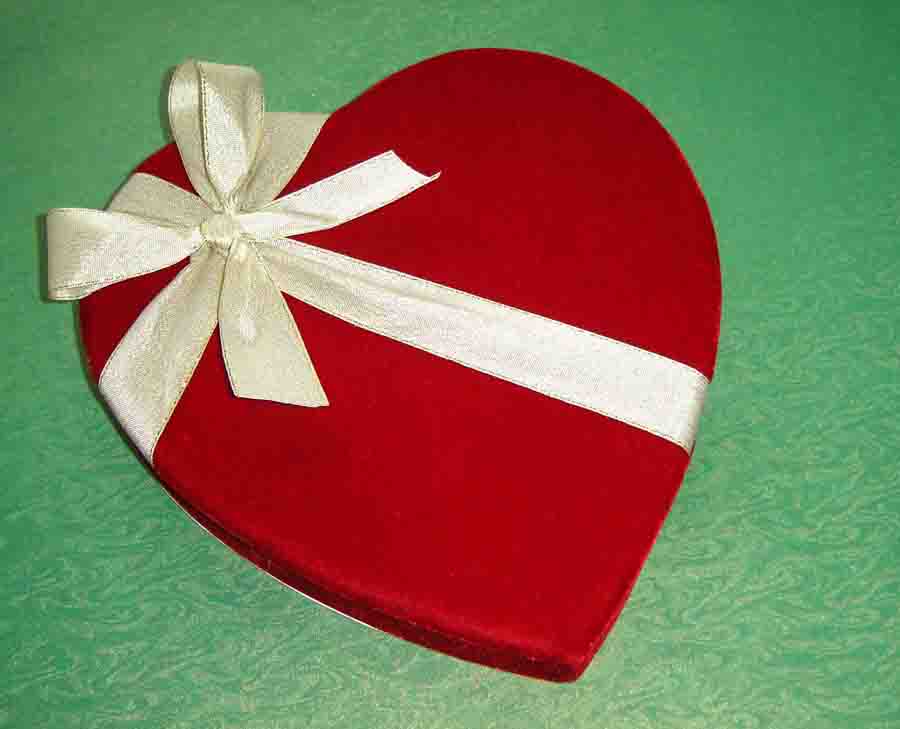 heart shape gift box