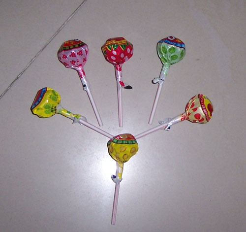 8g Whistles  fruit  lollipops candy