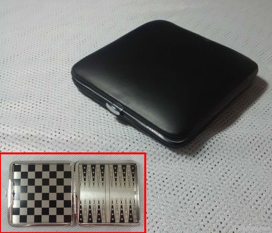 Mini folding magnetic chess set