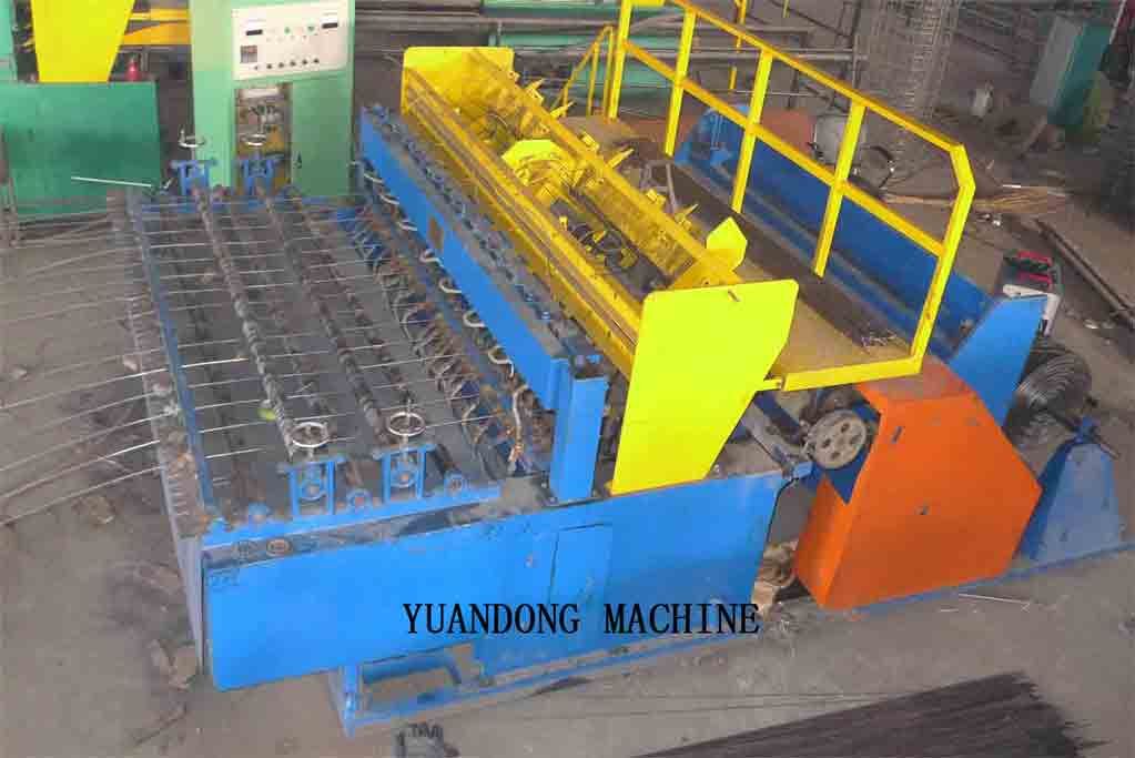 Welded wire mesh machine