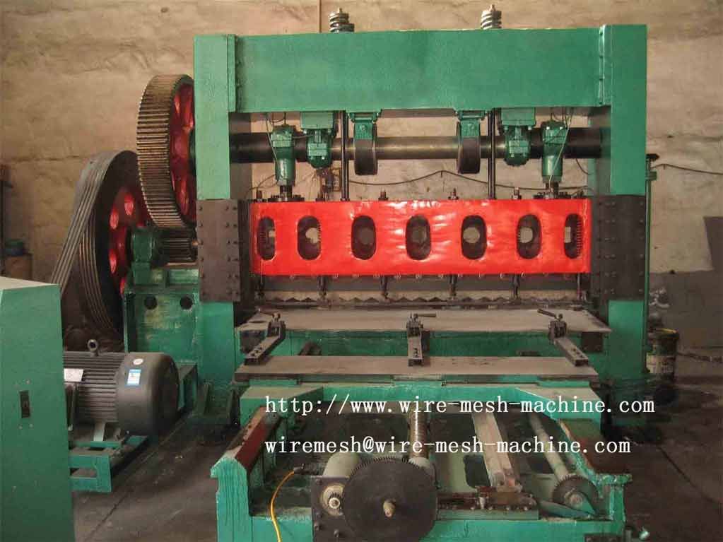 Expanded metal machine