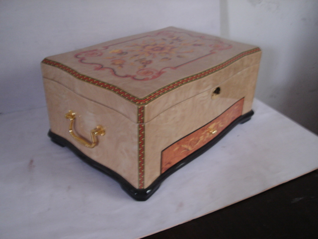 WOODEN BOX