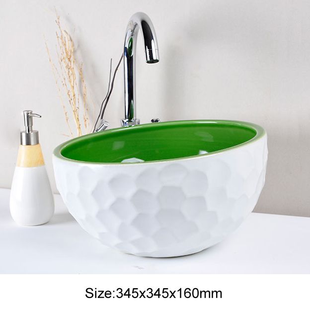 Ceramic wash basin