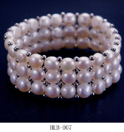 pearl bracelet